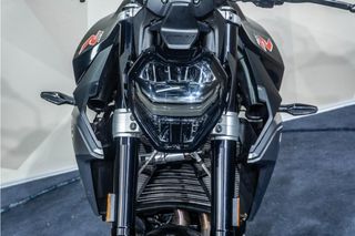 BMW F 900 R REESTRENO * IMPECABLE *. QUICK SHIFT * MODOS DE CONDUCCION *