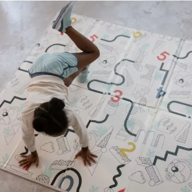 Alfombra de juegos infantil