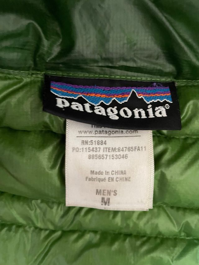 Chaqueta de pluma Patagonia verde con capucha