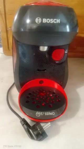 Cafetera Bosch Tassimo Roja y Negra