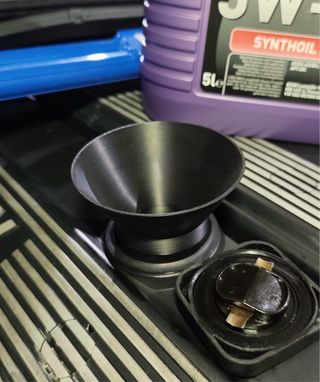 Embudo Tapa Motor BMW