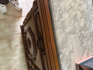 Aparador de madera y mármol