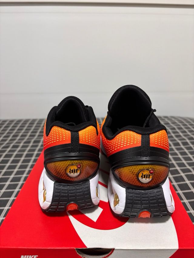 Nike Air Max DN Naranja y Negro