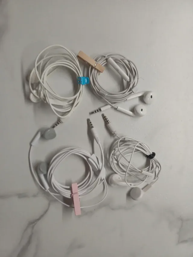 Set Cuffie Cablate Bianche 4 pezzi