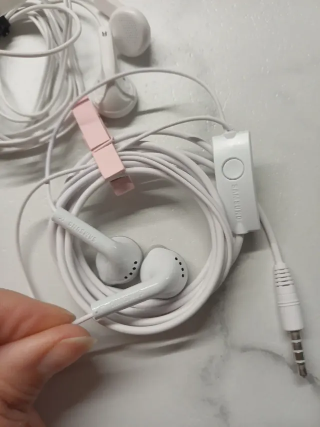 Set Cuffie Cablate Bianche 4 pezzi