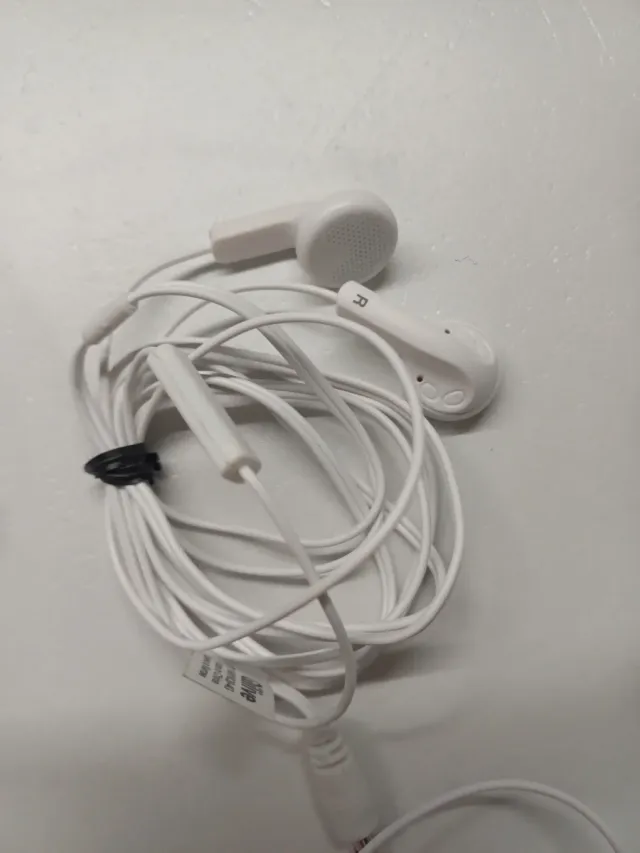 Set Cuffie Cablate Bianche 4 pezzi