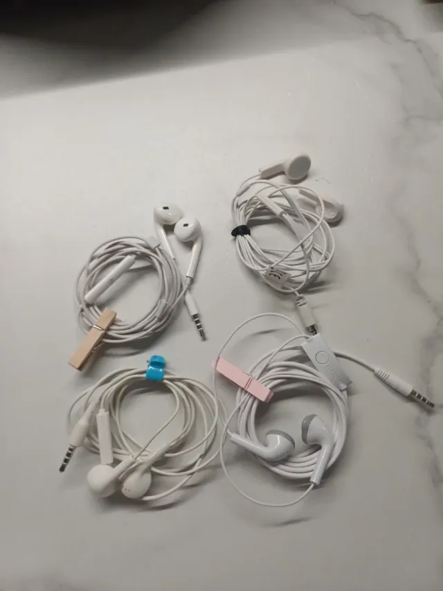 Set Cuffie Cablate Bianche 4 pezzi