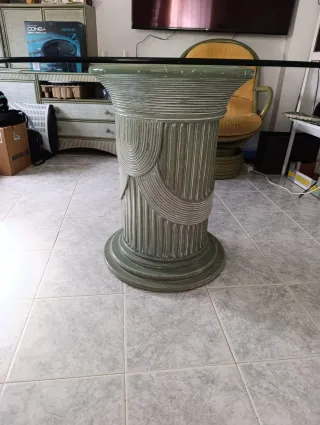 Conjunto mesas mimbre y cristal