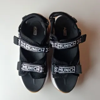 Sandalias Munich Mujer Negras y Blancas