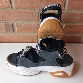 Sandalias Munich Mujer Negras y Blancas