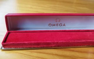 Estuche Caja Omega Rojo y Dorado