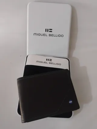 Bolso y cartera marrón