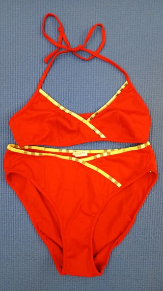 Bikini Burberry Rojo y Beige