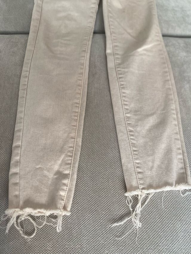 Pantalón vaquero largo beige