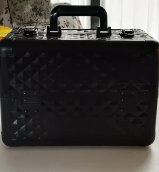 Maletín de maquillaje negro