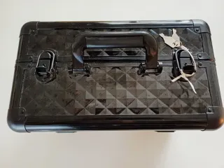 Maletín de maquillaje negro