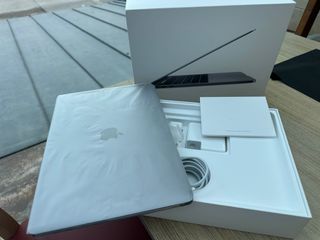 MacBook Pro 13 Touch Bar y Touch ID