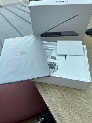 MacBook Pro 13 Touch Bar y Touch ID