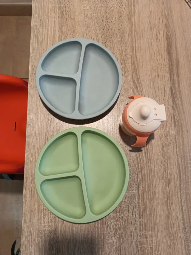 Pack mesa con alza y platos +libro regalo