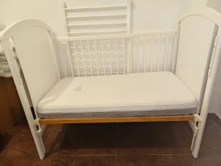 Cuna blanca de bebe