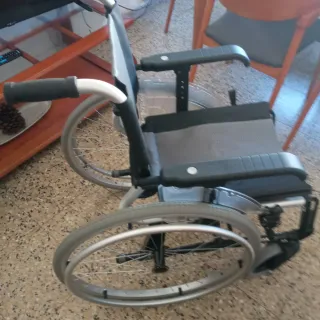 Vendo dos sillas de ruedas