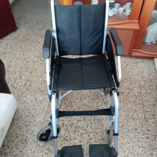 Vendo dos sillas de ruedas
