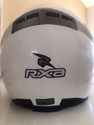 Casco de moto blanco abatible