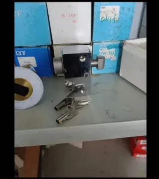 Cerradura de persiana enrollable con llaves Da