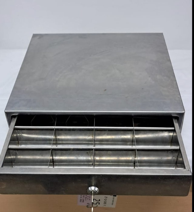 Caja registradora metálica