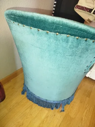 Sillón verde/turquesa antiguo con flecos