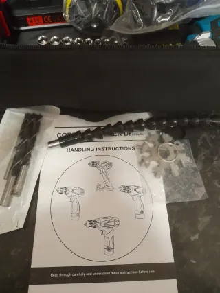 Taladro Inalámbrico con 2 Baterías y Accesorios