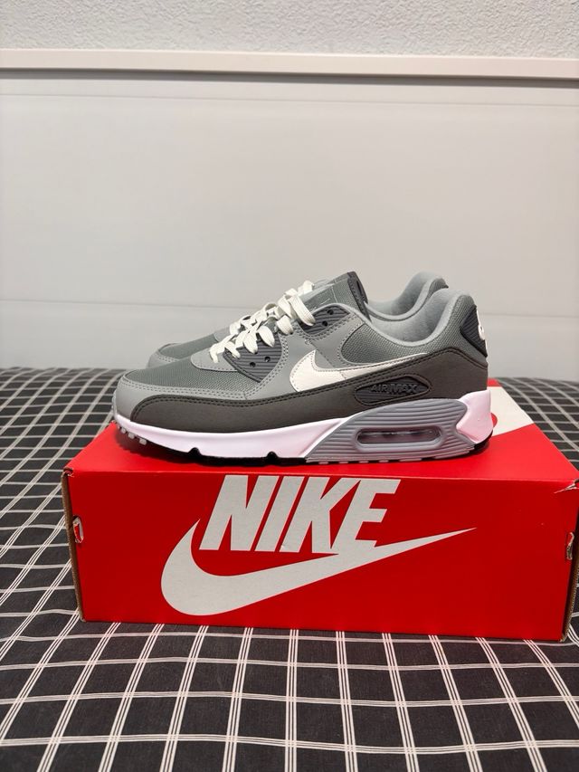 Nike Air Max 90 Gris y Blanco