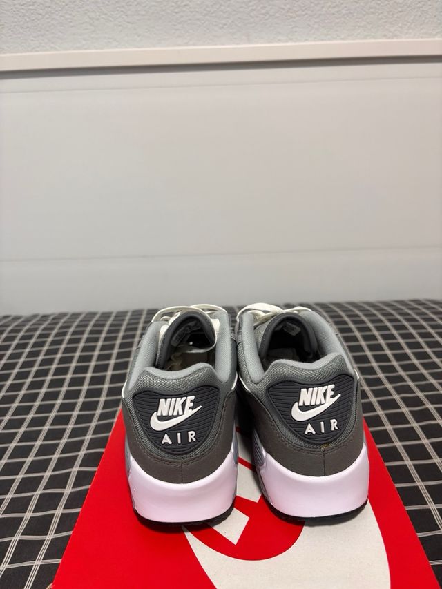 Nike Air Max 90 Gris y Blanco