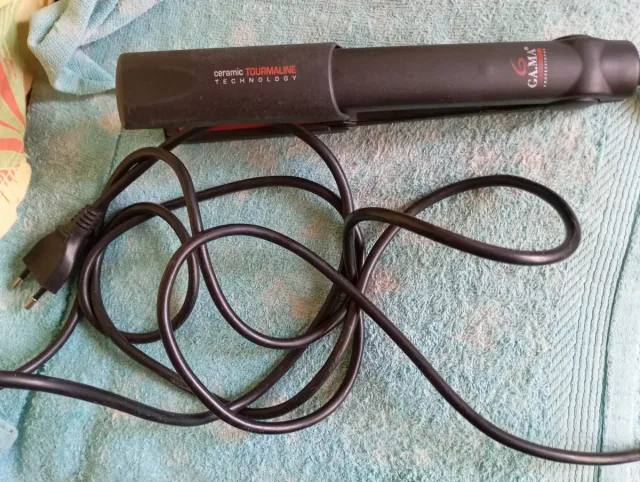 Plancha GHD Negra y Roja