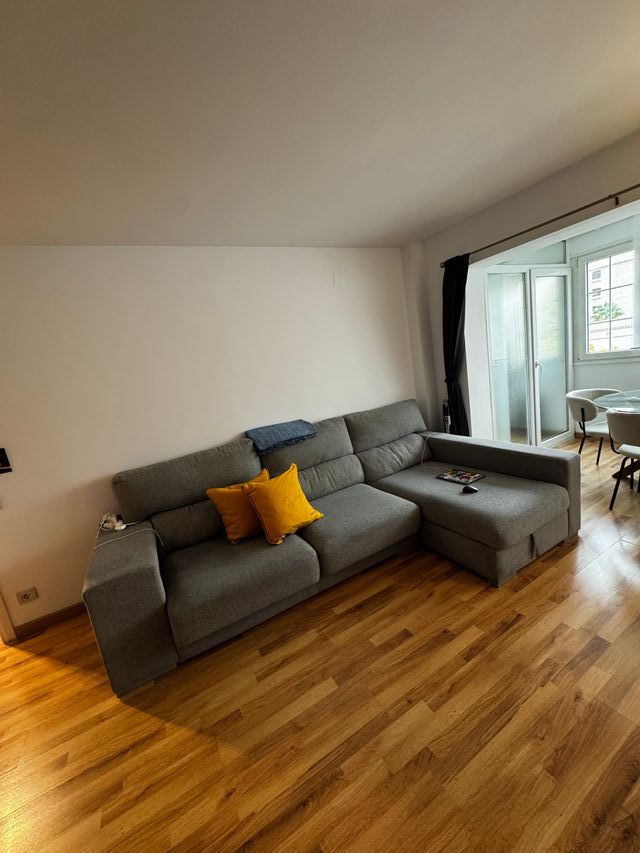 Sofá Cheslong Gris Tela