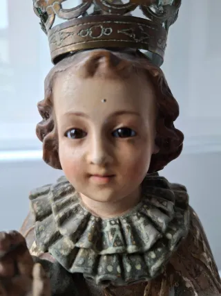 Niño Jesús de Praga antiguo