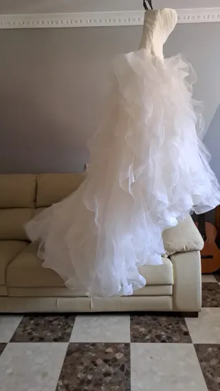 Vestido de Novia Blanco con Volantes