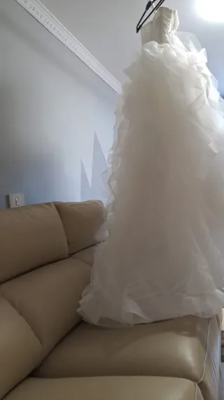 Vestido de Novia Blanco con Volantes