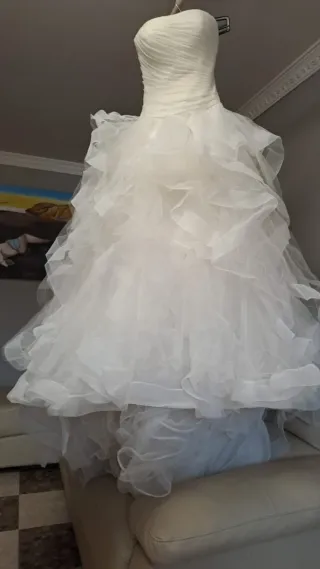 Vestido de Novia Blanco con Volantes