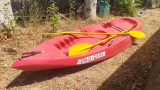 Kayak Rígido Rojo 4m con Remos y respaldos