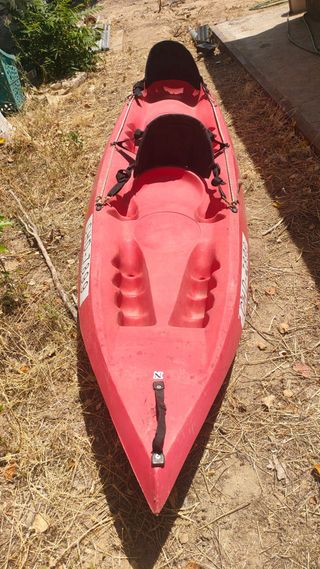 Kayak Rígido Rojo 4m con Remos y respaldos