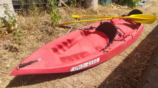 Kayak Rígido Rojo 4m con Remos y respaldos