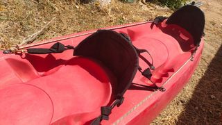 Kayak Rígido Rojo 4m con Remos y respaldos