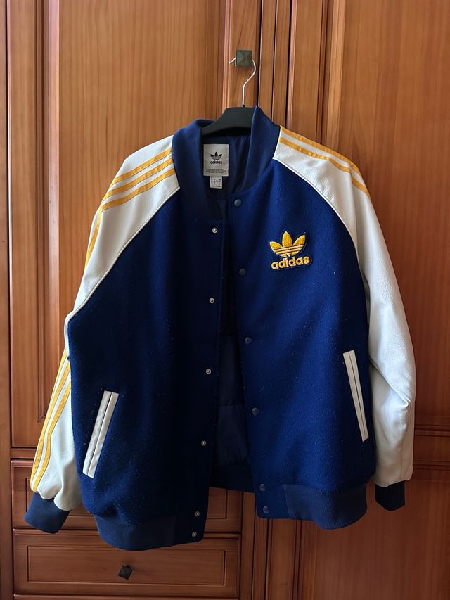 Chaqueta Adidas Bomber Azul y Blanca de Nueva York