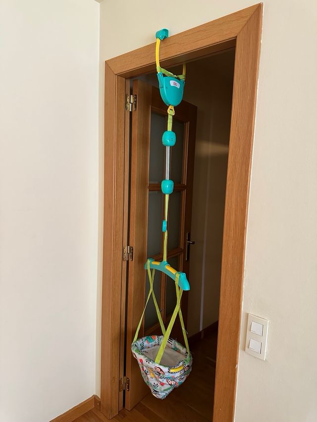 Columpio de puerta Bright Starts