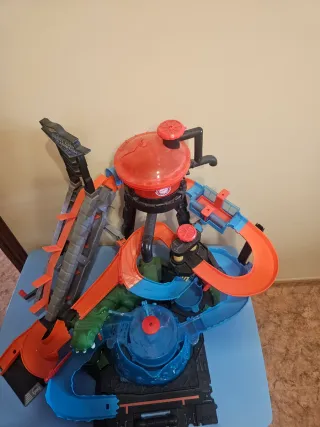 Pista Hot Wheels Cocodrilo