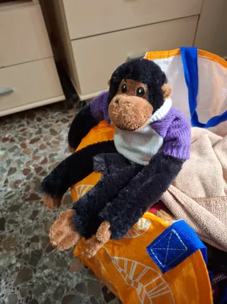 Peluche Mono con Jersey Morado