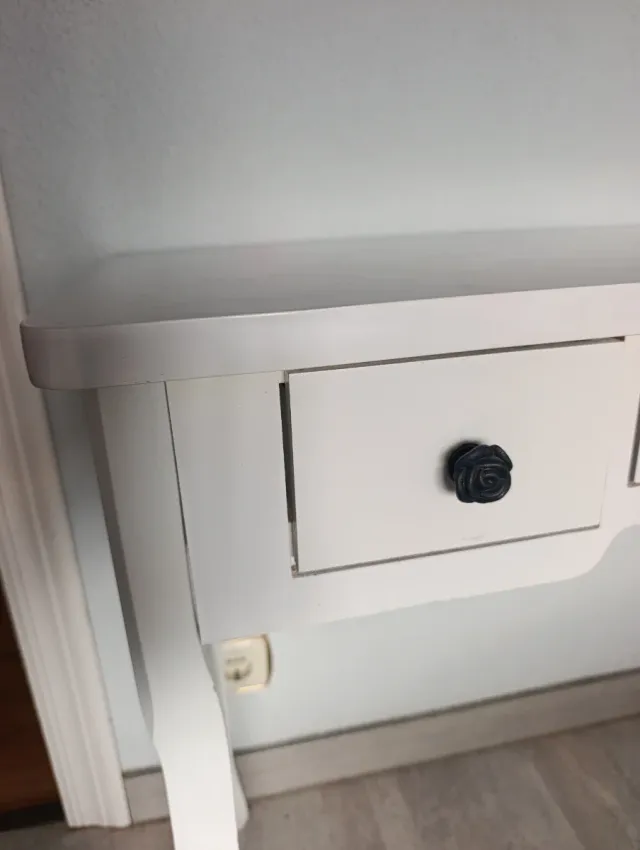 Escritorio pequeño o tocador