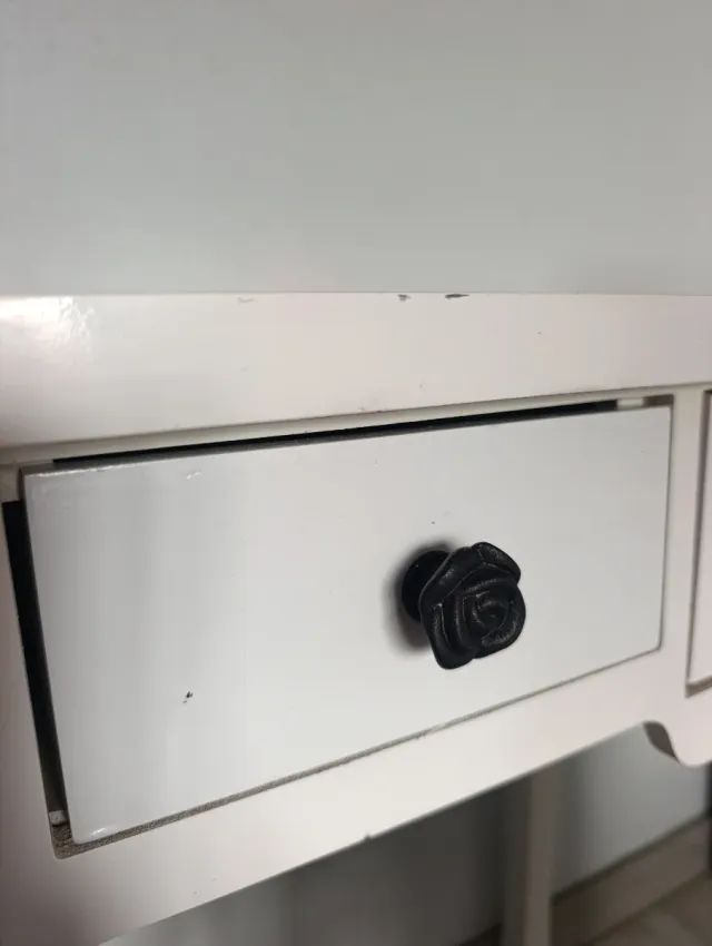 Escritorio pequeño o tocador