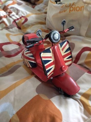 Moto Vespa Juguete Antiguo Bandera Inglesa de 30 c